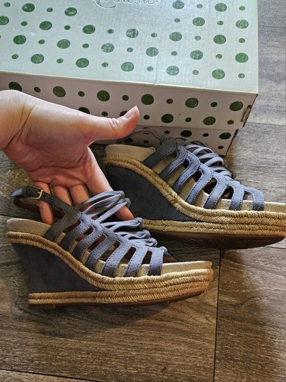 Earthies Wedges Size 5