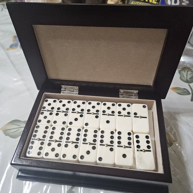 DOMINOES SET DOUBLE 9 IN WOODEN BOX