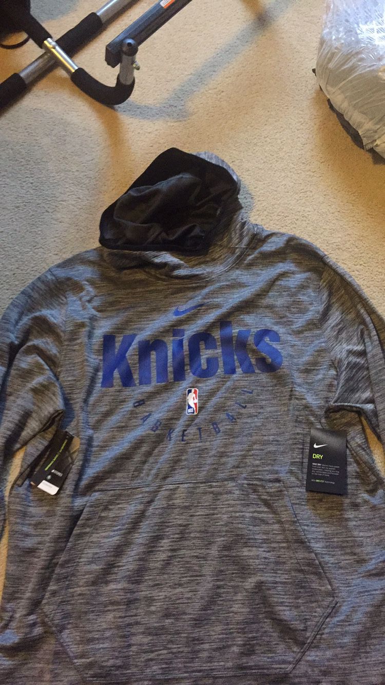 New York Knicks Nike Sweatshirt