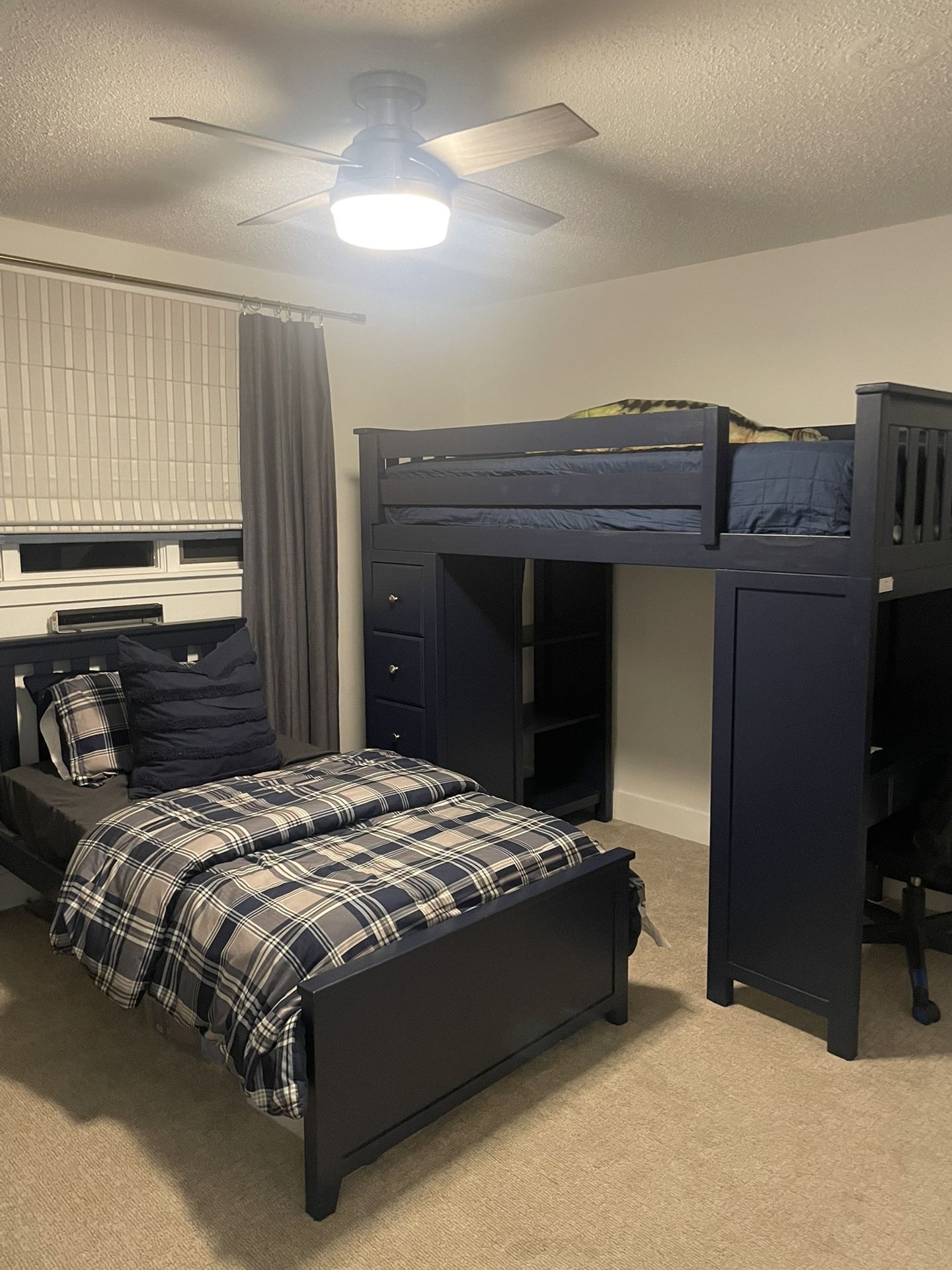 REDUCED!Twin bunk bed complete set