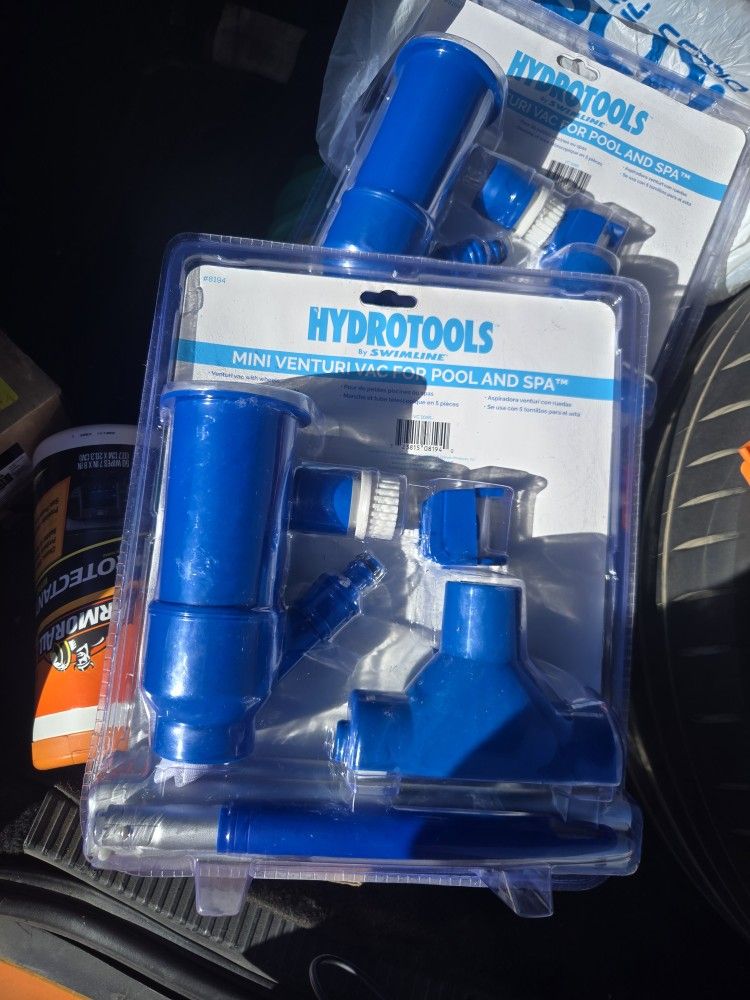 Pool Cleaning Equipment 