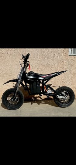 Fully built razor