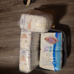 Huggies & Tippy Toes Diapers - Size 1