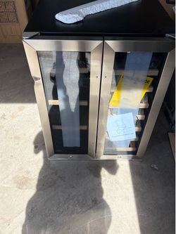 Beverage \ Wine Refrigerator- scratch and Dent save big $$$