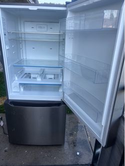 fridgerator ( frigidaire gallery )