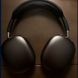 AirPod Maxes