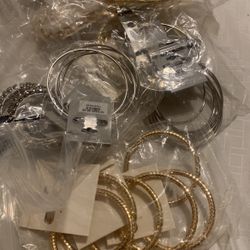 Earrings….Bulk Of Earrings 