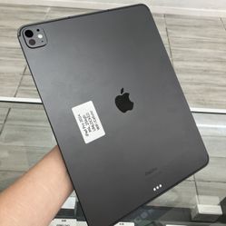Space Grey Apple iPad Pro Unlocked Cash Or $50 Down 