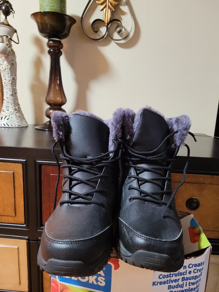 Sz. 10 Men's Snow Boots