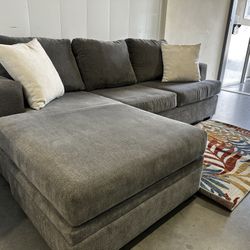 GRAY SECTIONAL COUCH W/ FREE DELIVERY 