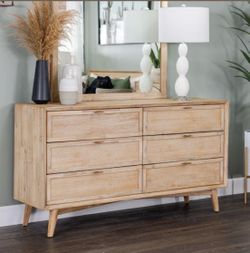 Jerome’s “Crosby” bedroom set