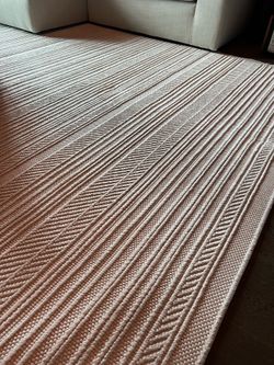GOYA BRAND WHITE WOVEN RUG MODEL 2201 8X10