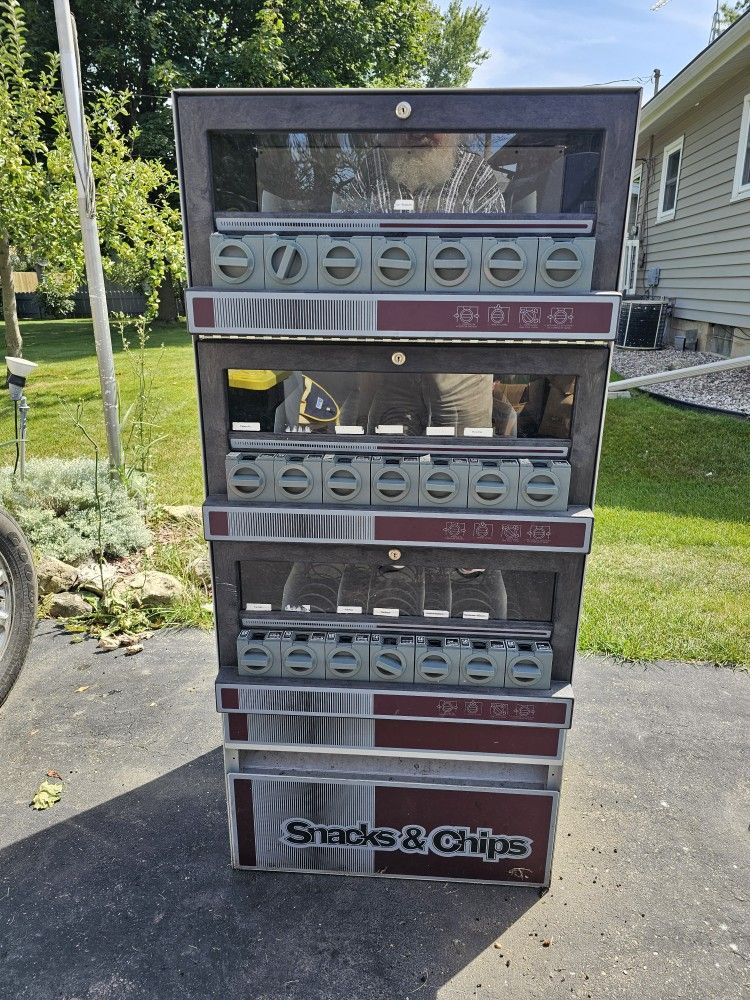 Vending Machine for Snacks chips gum. No electricity needed.