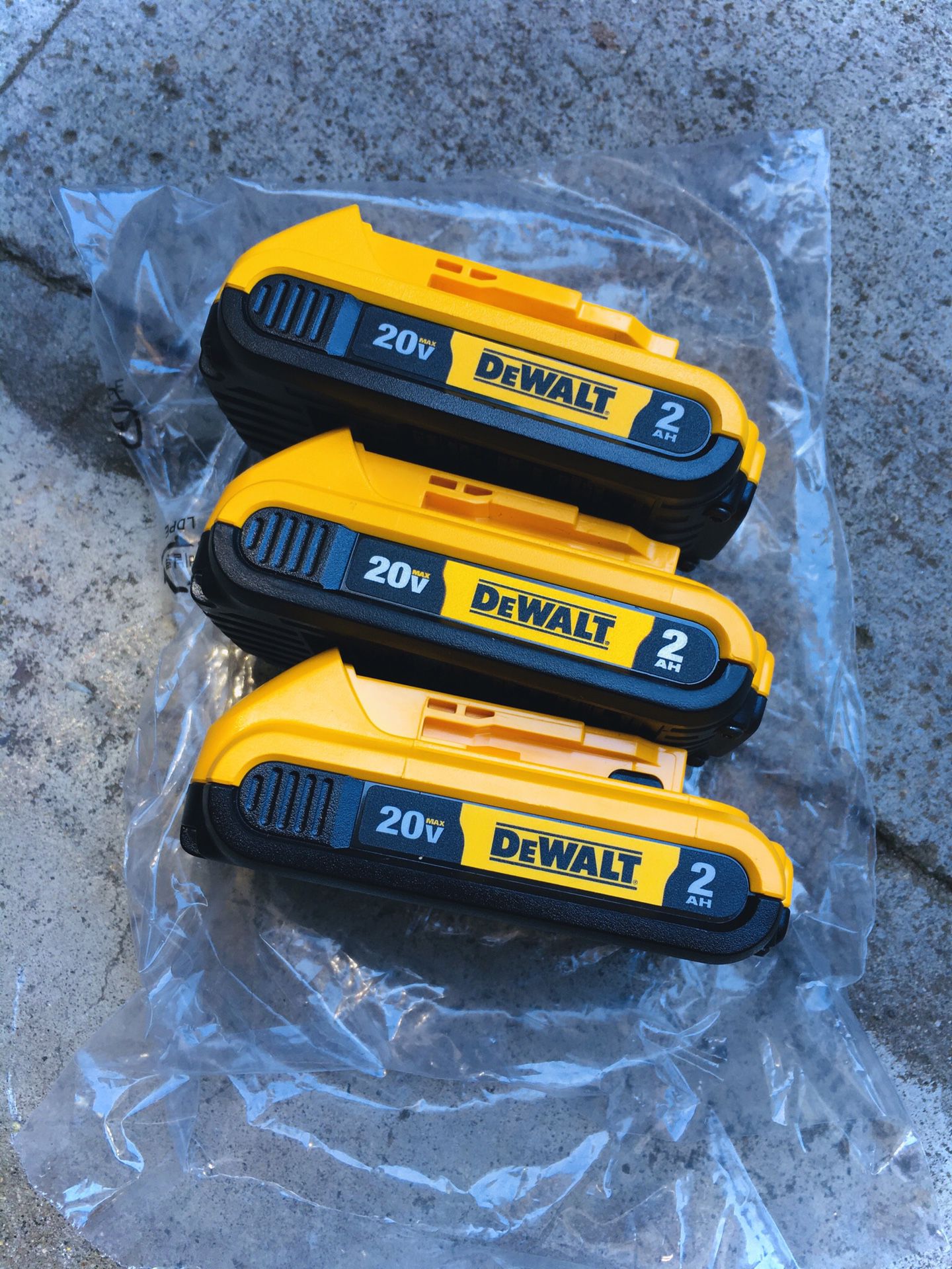 New Three (3) DeWalt 2Ah 20v Batteries