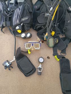 Scuba diving equipment
