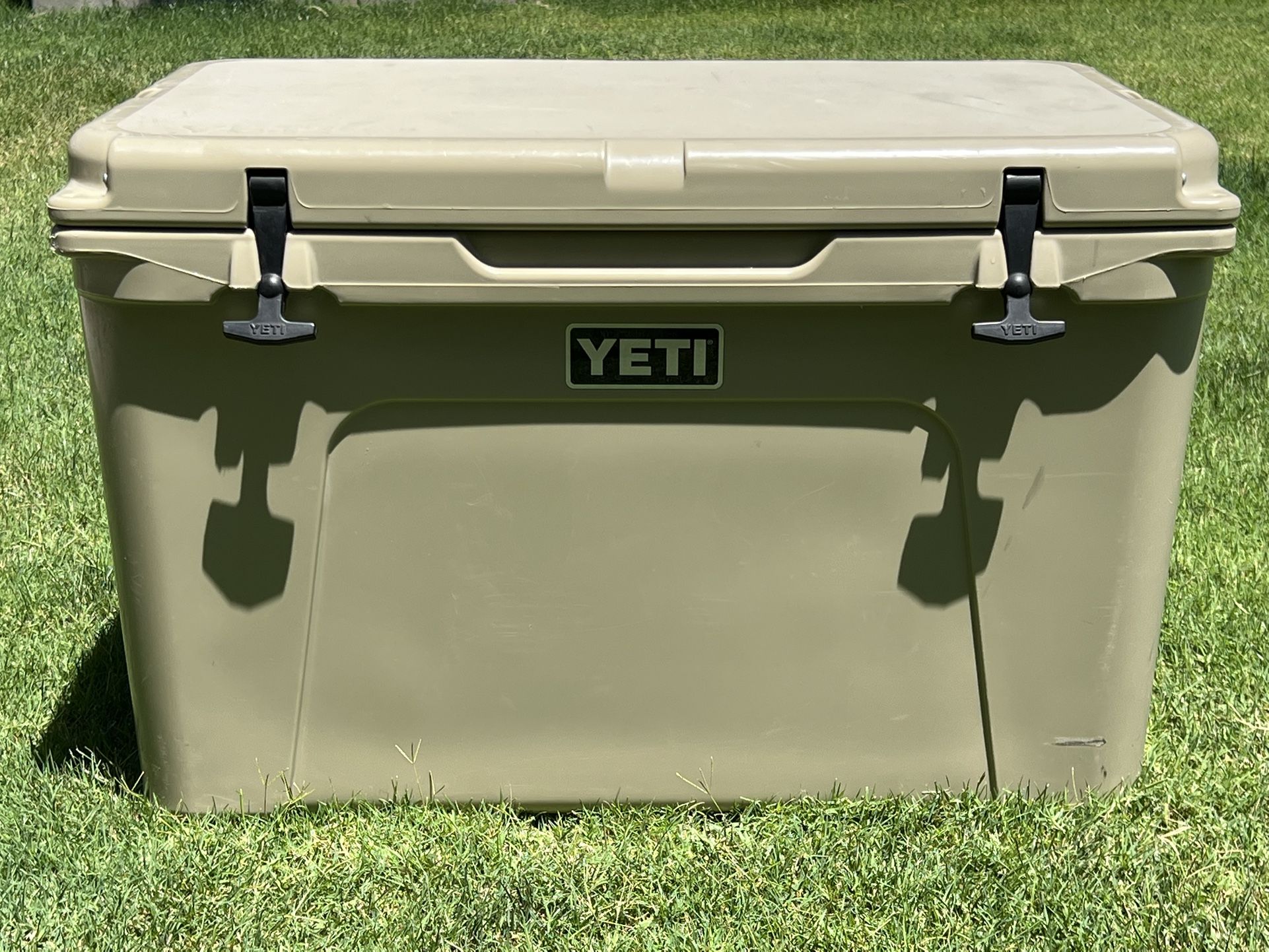Yeti Tundra 105 Tan Cooler