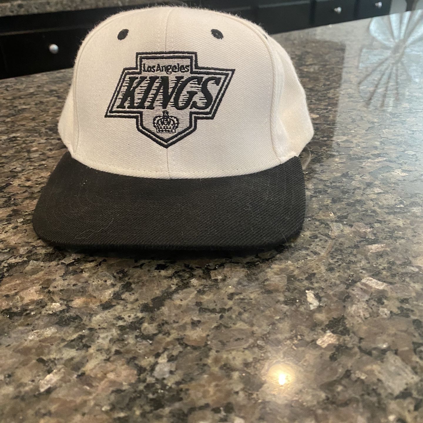 Los Angeles Kings Sport Specialties Script Snapback Hat Cap for Sale in Los  Nietos, CA - OfferUp