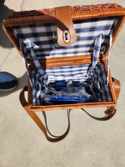 Wicker picnic basket