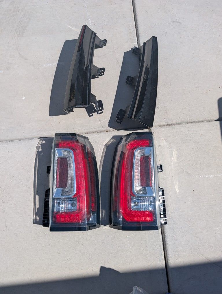 '17 GMC Yukon XL Tail Lights + Topic Cover