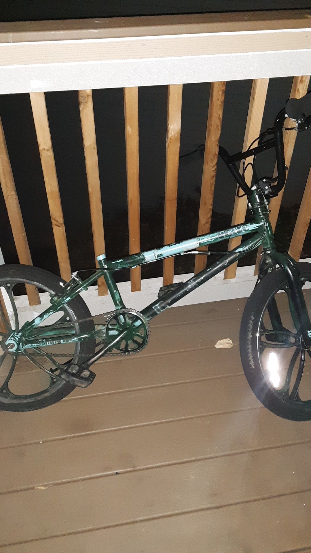 Mixed green Mongoose bmx bike with special costume rims