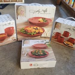 New Dolly Parton 16pc Dinner Set 