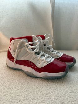 Air Jordan 11 Retro Cherry 2022 Size Boys 6Y