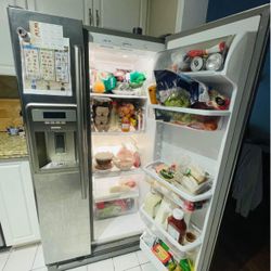 Refrigerator 