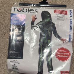 Skeleton costume