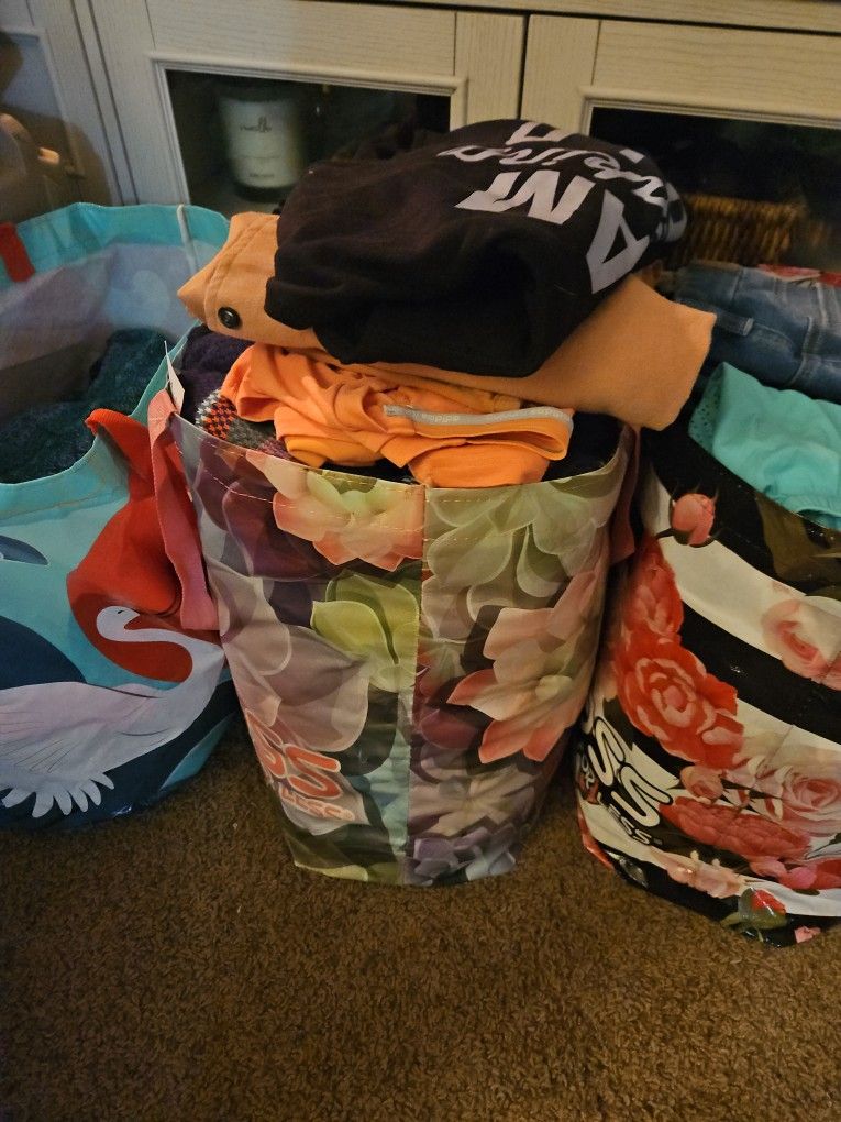 Small Women's Clothes