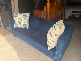 Beautiful 3-seater Sofa