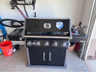 Brand New Napoleon Rogue PRO 625 Propane Gas Grill with Infrared Side Burner, Black, Durable 6-Burner Backyard Grill