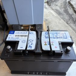 12V MERCEDES BENZ CAR BATTERY LIKE NEW 