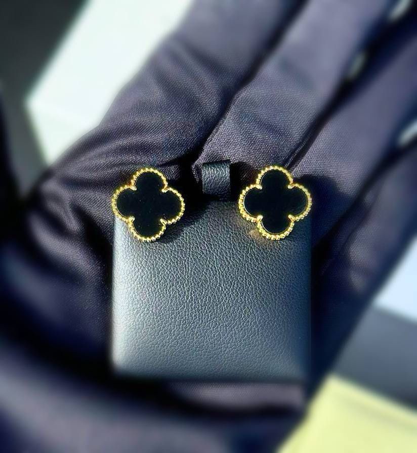 18k yellow gold Van Cleef style Alhambra Black Onyx stone clover clip back earrings