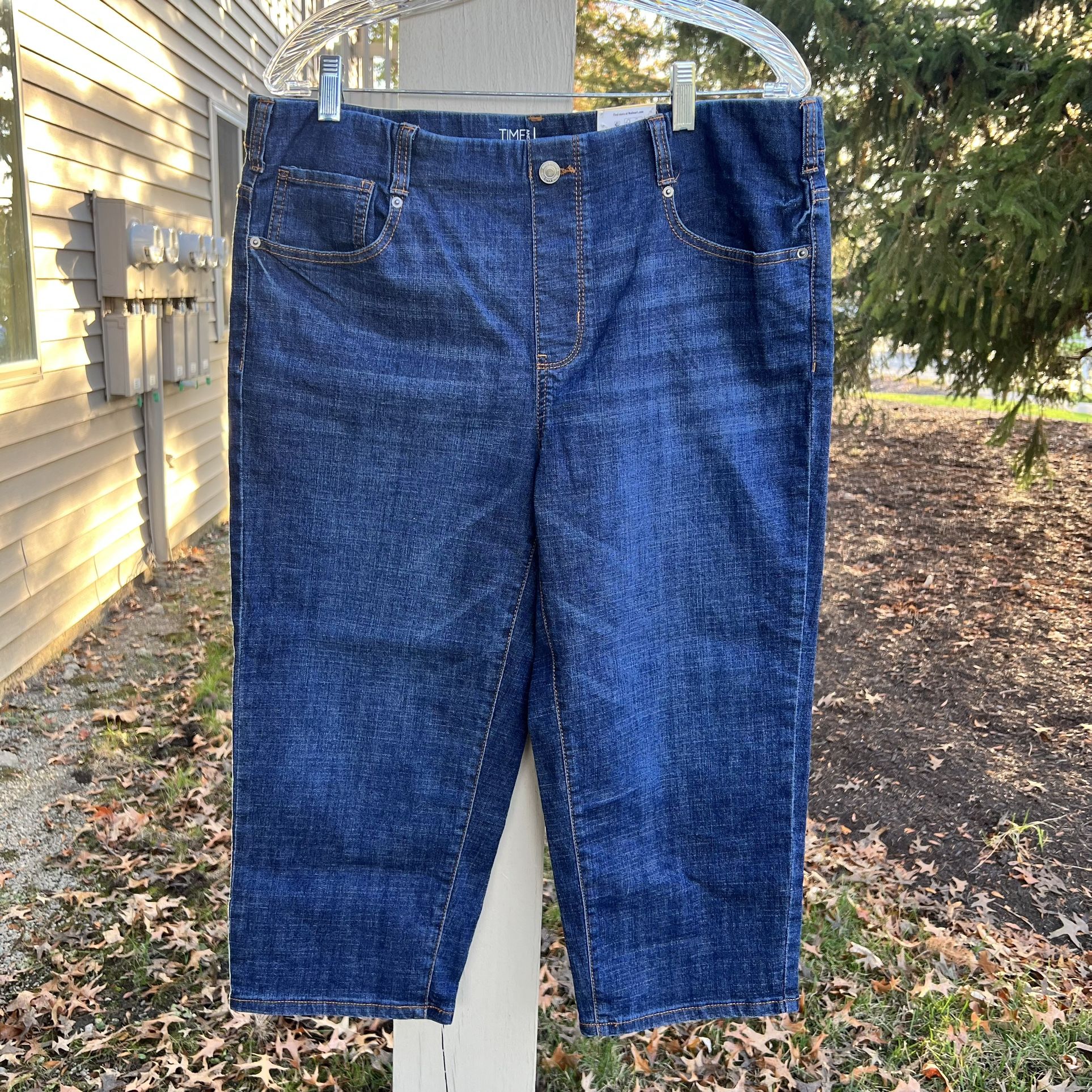 Time Tru TT Pull On Denim Capri NWT