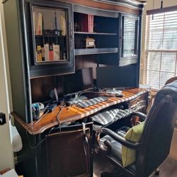 Hooker Credenza & Hutch