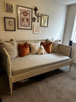 Daybed With Custom Cushion Cover