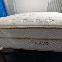 Saatva Classic Firm Queen Mattress 14.5” – Clean/Sanitized
