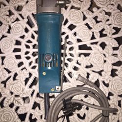 Makita DA3000 right angle drill 3/8” chuck
