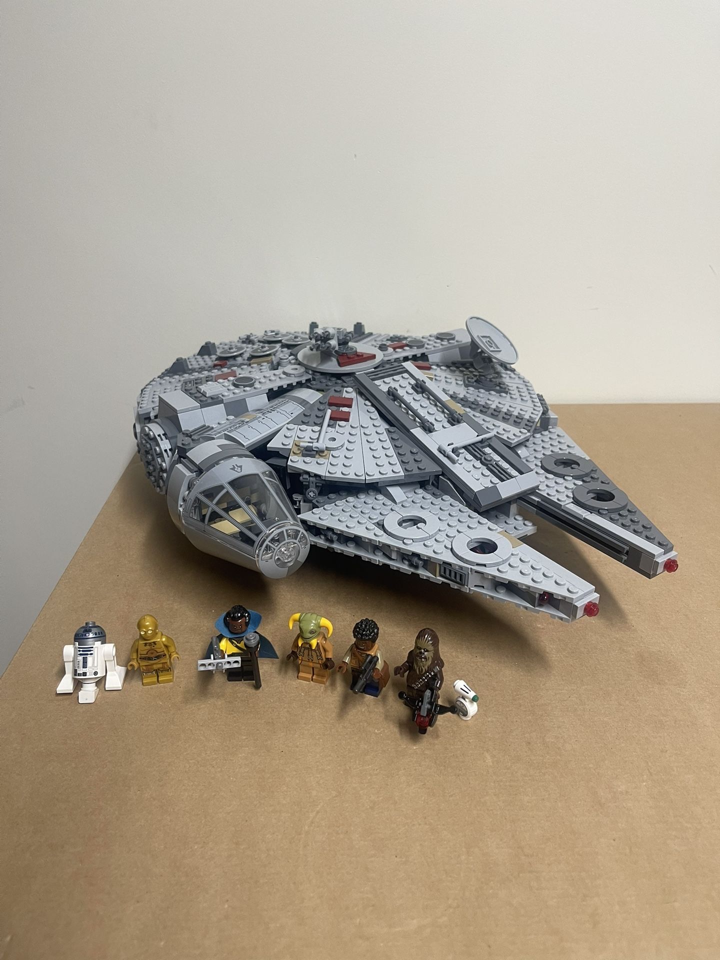 LEGO Star Wars 75257 Millennium Falcon With Rey Figure