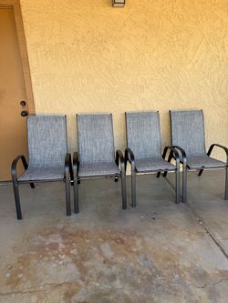 4 OUTDOOR CHAIRS