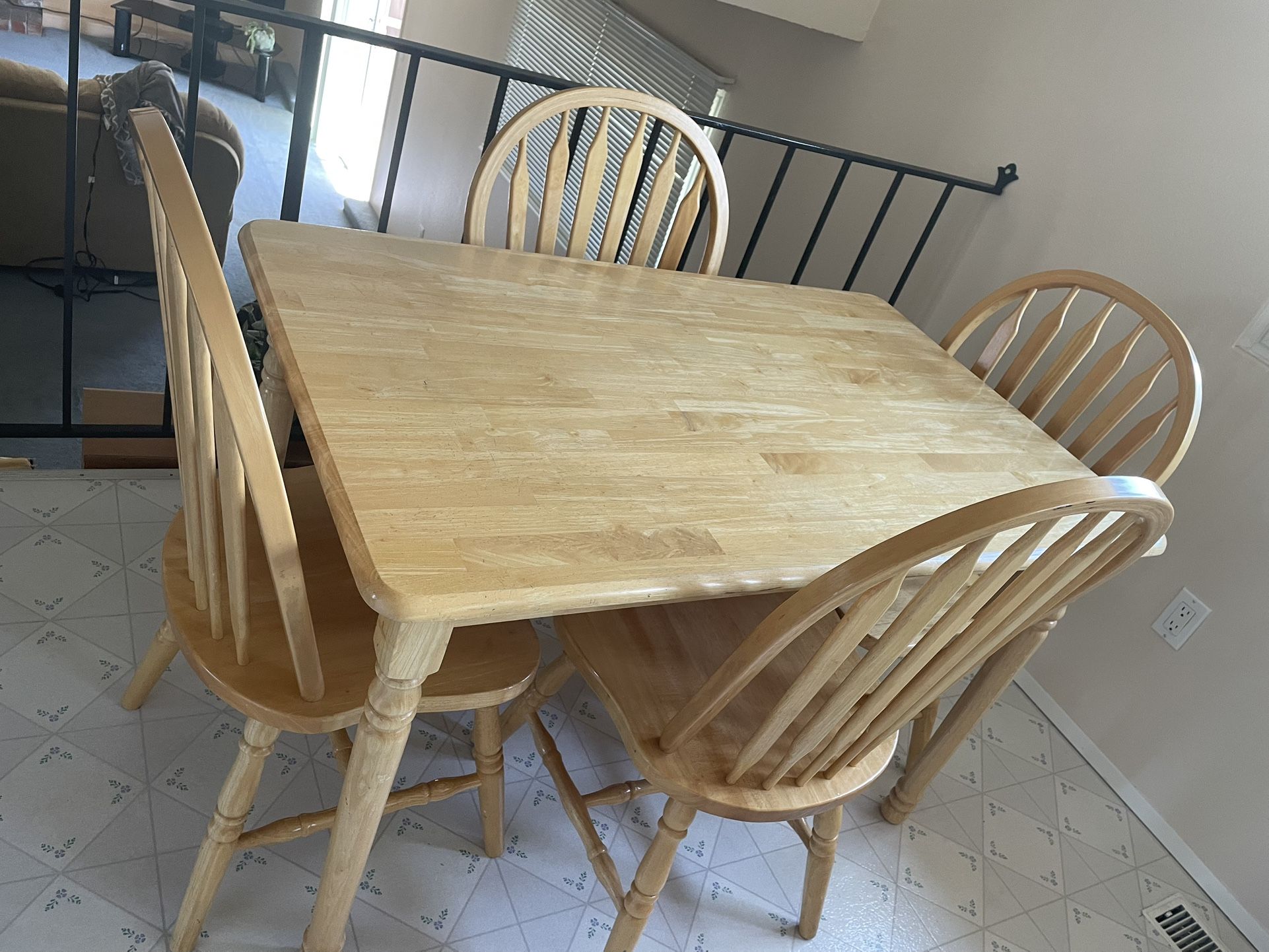 Kitchen Table with 4 Chairs
