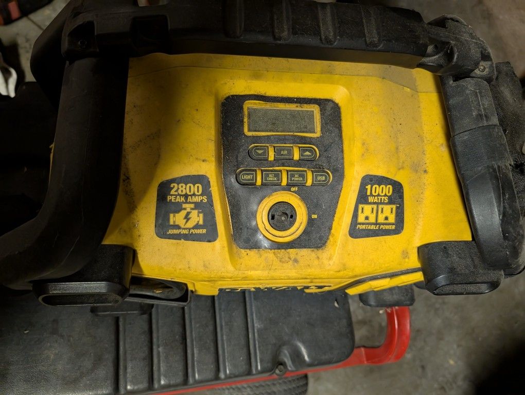 Generac 5500W & DEWALT Power Bundle!