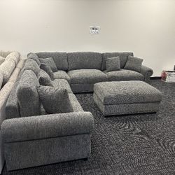 BRAND NEW LARGE SECTIONAL SOFA COUCH SET WITH OTTOMAN INCLUDED