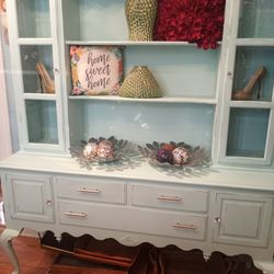 CUTE BUFFET AT PICKY PINCHERS 801 TURNER ST CLEARWATER OPEN TODAY 12-6 FREE DELIVERY 