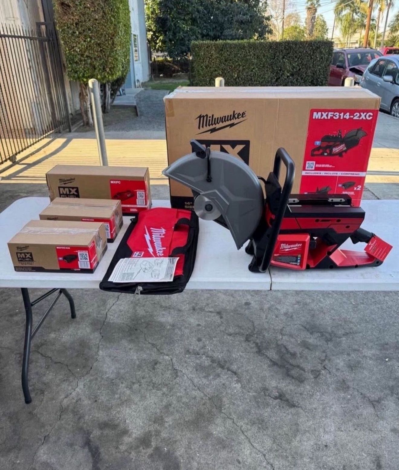 Milwaukee MX FUEL Lithium-lon Cordless 14 in. Cut Off Saw Kit with (2) Batteries and Charger