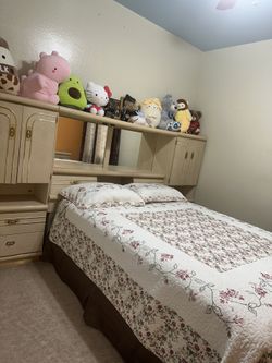 Bed Set With Dresser And Mirror