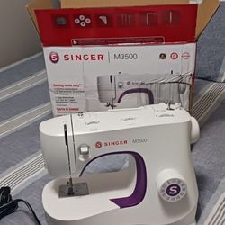 SINGER M3500 Lightweight & Portable Sewing Machine with Accessory Kit | 110 Stitch Applications, LED