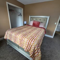 Queen Bedroom Set
