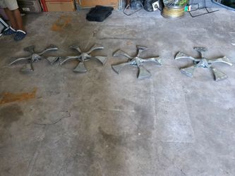 24 inch spinners fit on any rims