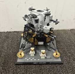 LEGO Ideas 10266 Apollo 11 Lunar Lander NASA Moon Landing Display Set